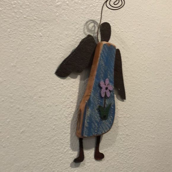 Rustic Angel - Picture 5 of 9